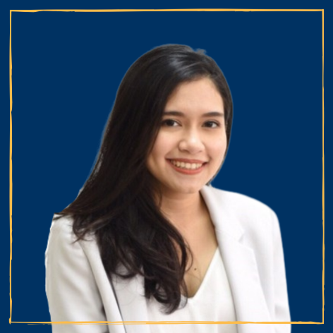 Paramee Intarachumnum, EMBA student. Woman, dark hair, smiling. Backdrop is Berkeley blue.
